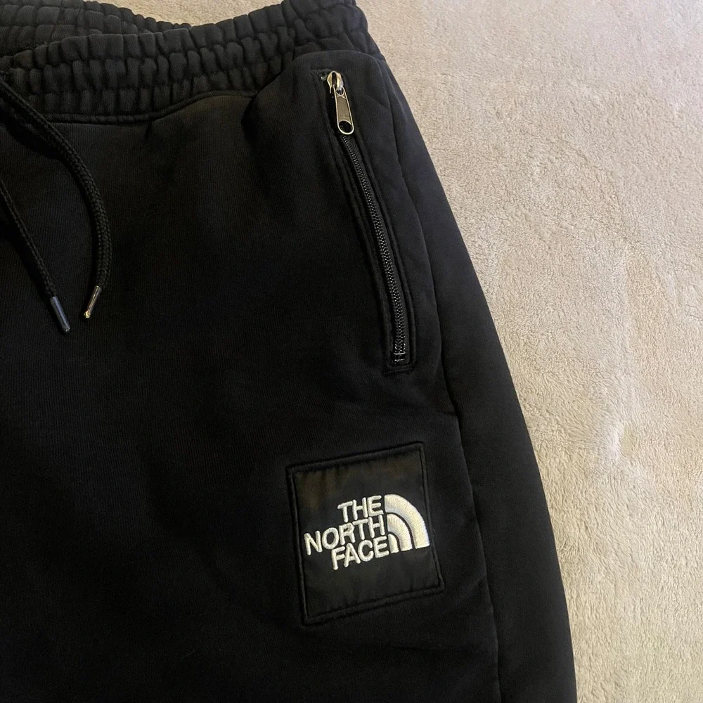 The North Face Sweatpants Men Large Black Fleece Joggers Logo Zip Pockets Casual